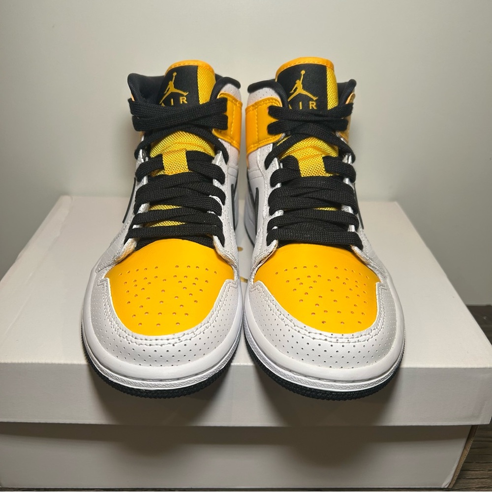 Nike Jordan 1 Mid Women Sneakers 5 - Picture 3 of 10
